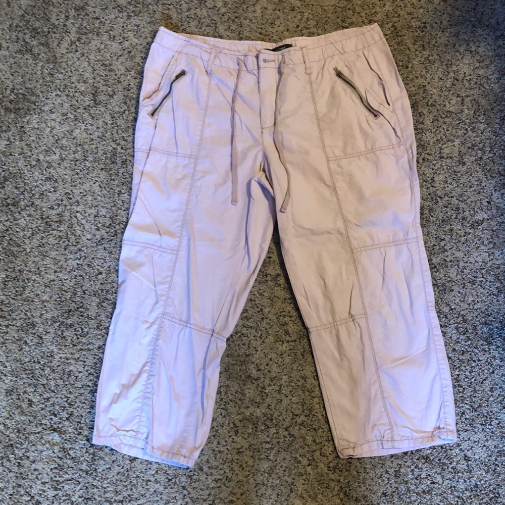 French Cuff light pink capris